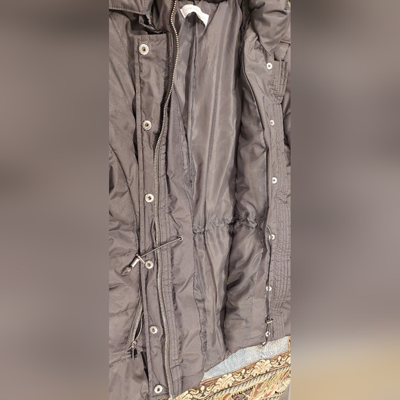 New York & Company Charcoal Puffer Jacket with Faux Fur Trim - Picture 8 of 9